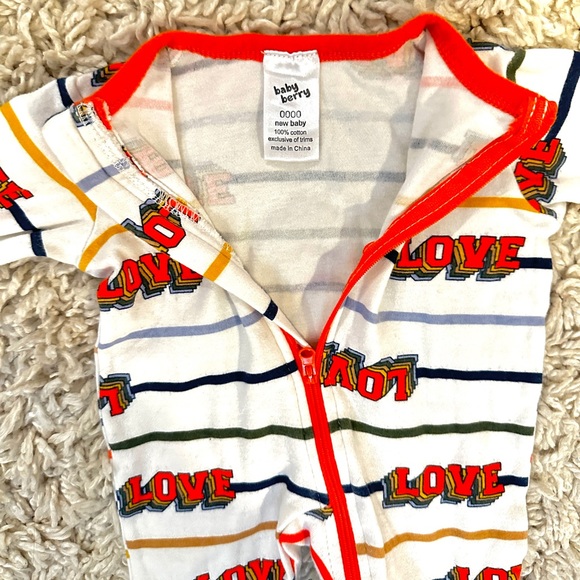 Baby Berry Sleeper - Picture 3 of 6